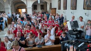 „Wunder vor Horn“: Entzücken bei Public Viewing in Georgs-Kirche